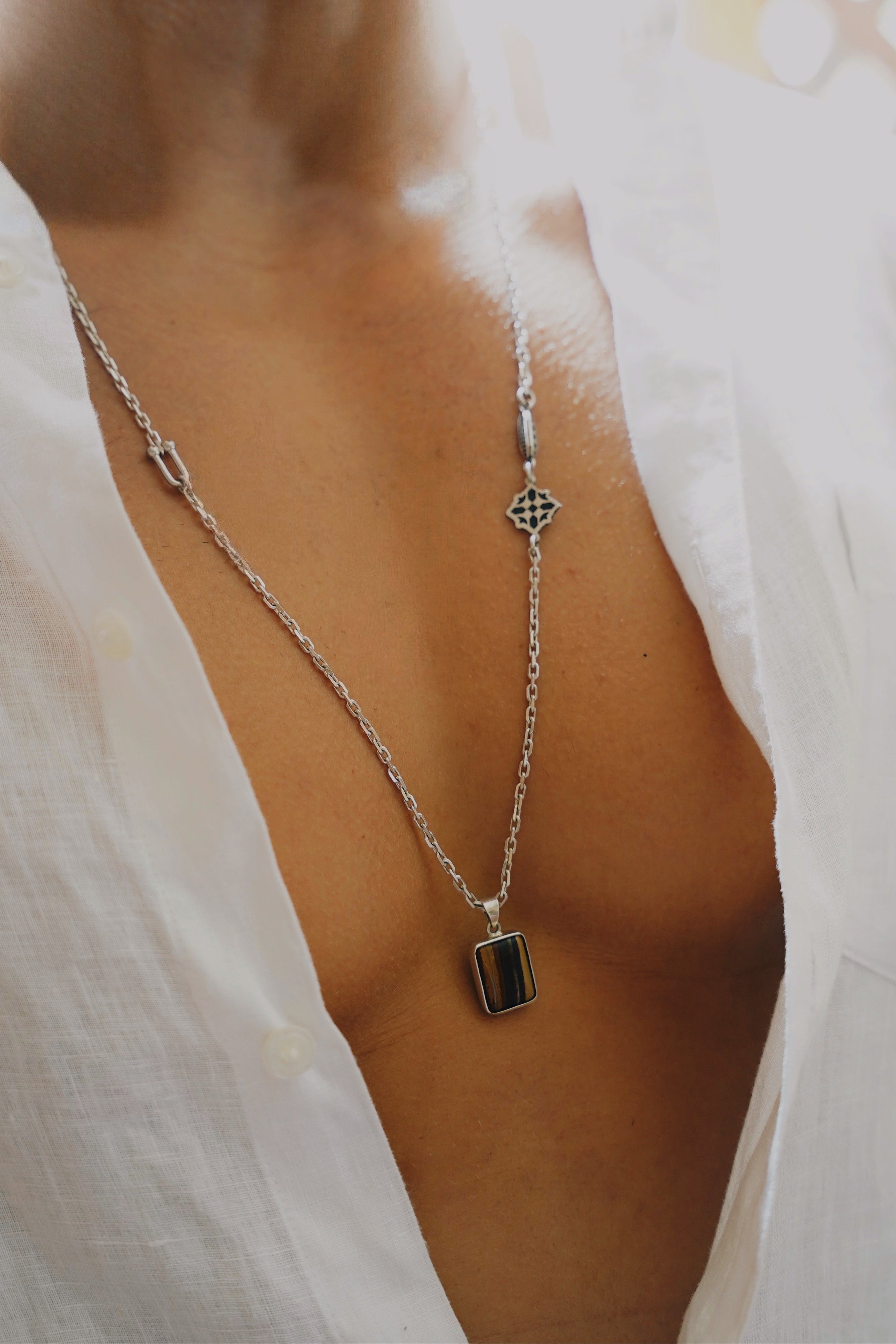 PERET Stone Necklace – Tiger's Eye
