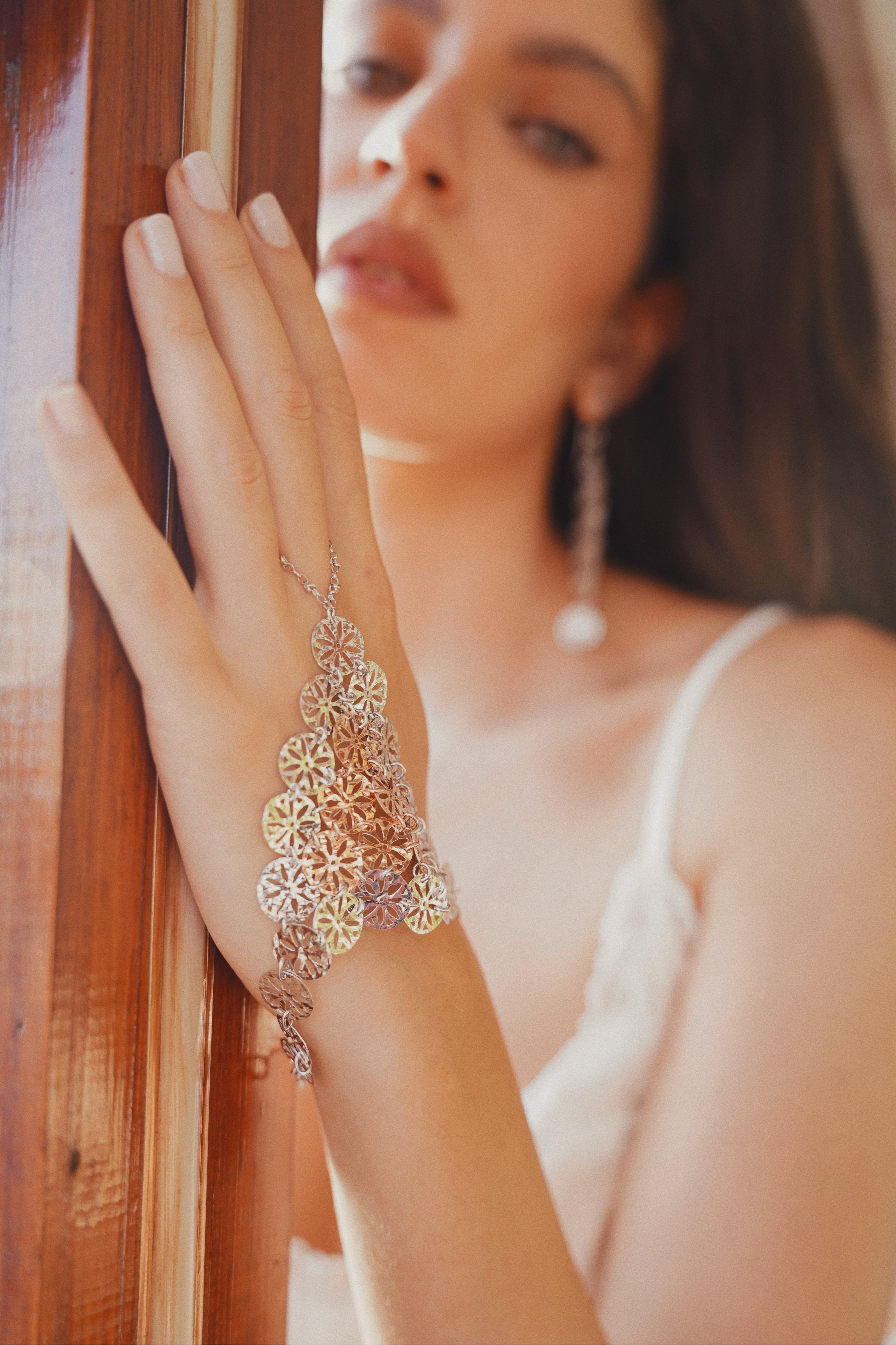 Filigree Disc Hand Chain